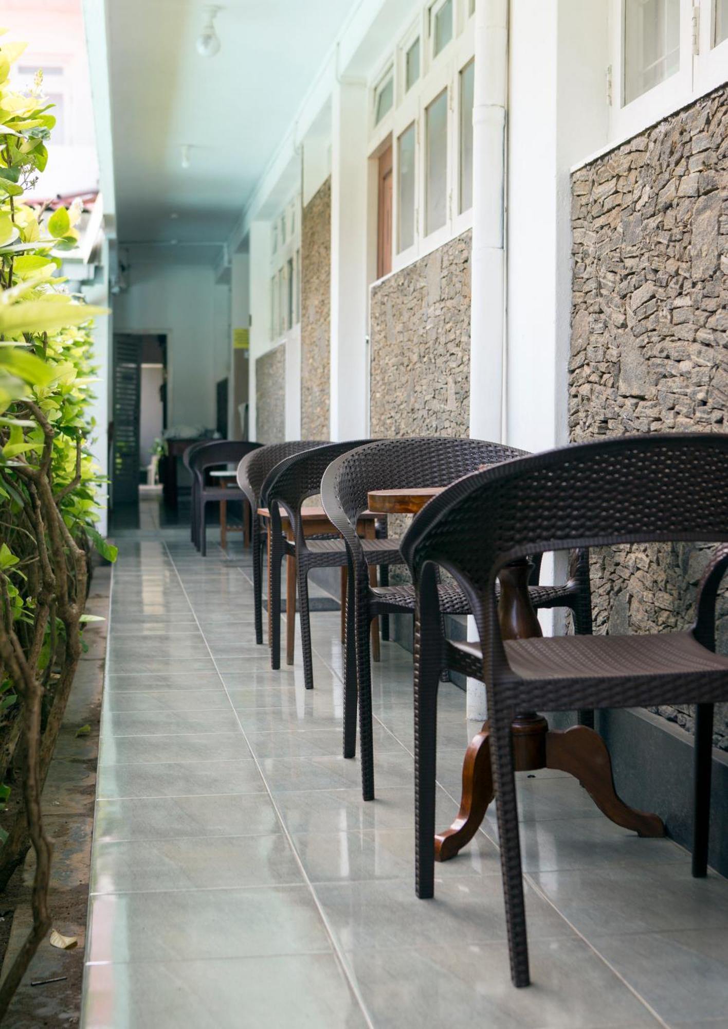 Ranveli Beach Hotel Dehiwala-Mount Lavinia Exterior foto
