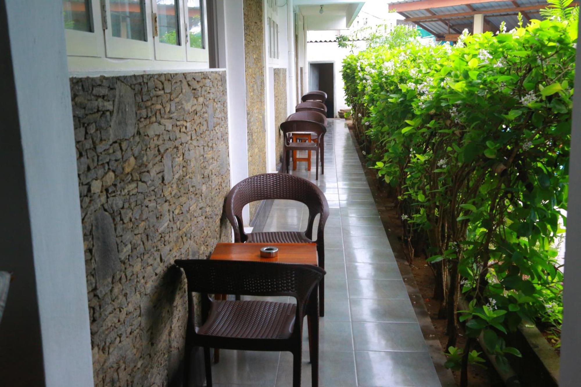 Ranveli Beach Hotel Dehiwala-Mount Lavinia Exterior foto