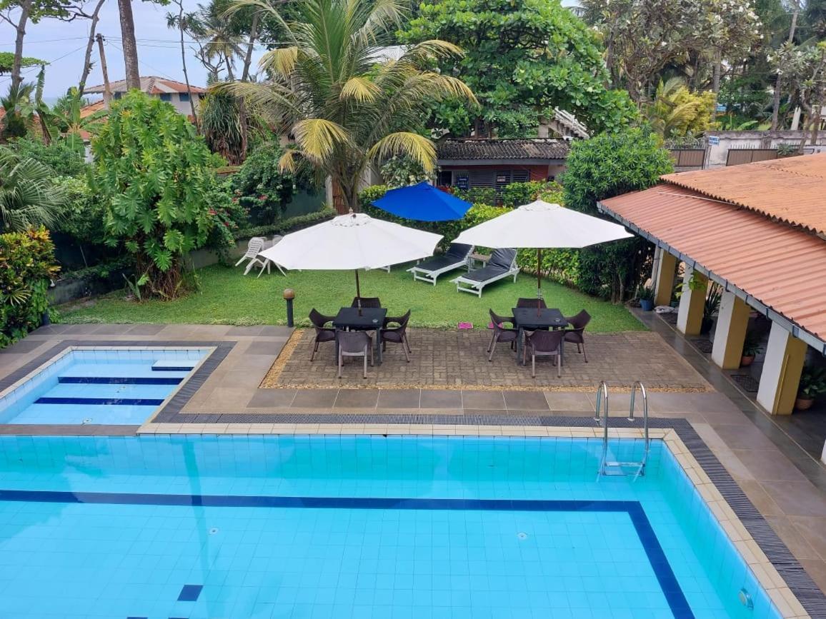 Ranveli Beach Hotel Dehiwala-Mount Lavinia Exterior foto