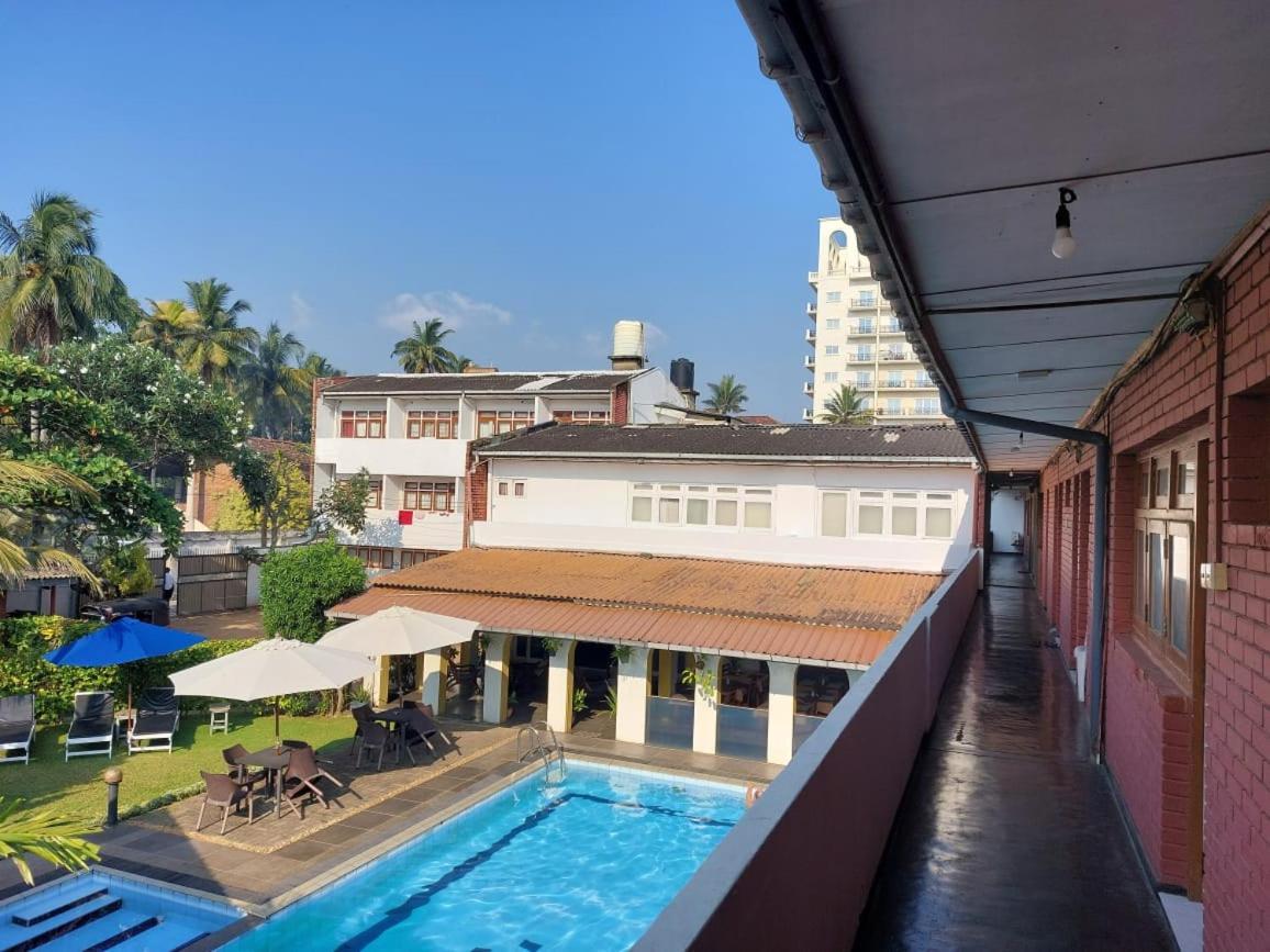 Ranveli Beach Hotel Dehiwala-Mount Lavinia Exterior foto
